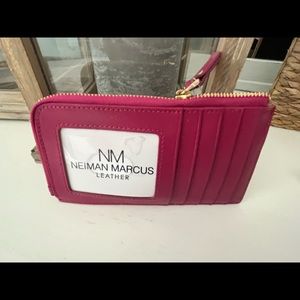 Neumann Marcus wallet